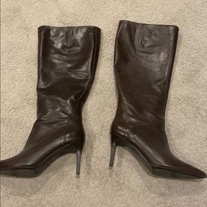 Brown leather boots size 8 medium